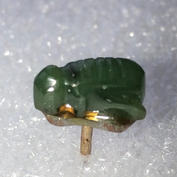 Vintage gold tone Jade bug fly tie pin tack - Picture 7 of 7